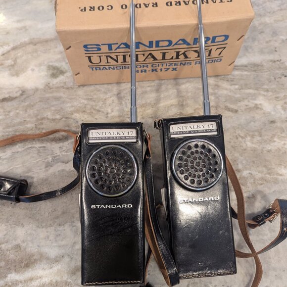 Vintage Standard Unitalky 17 Transistor Band Citizen's Radio"s SR-K17X unused - Picture 8 of 16